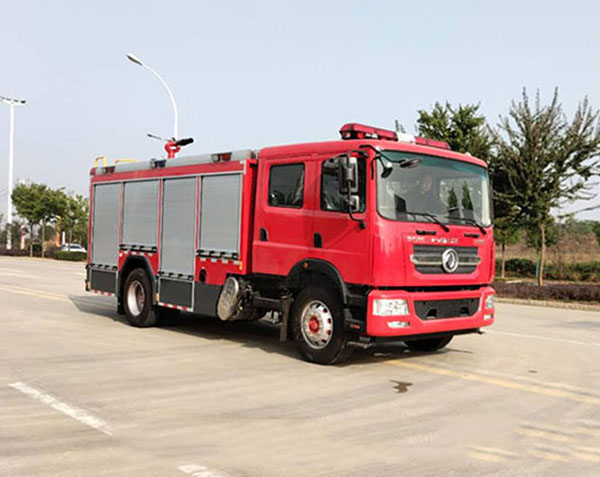 国六3.5吨五十铃700P水罐消防车